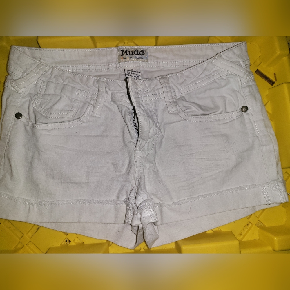 White comfy shorts - Picture 2 of 3